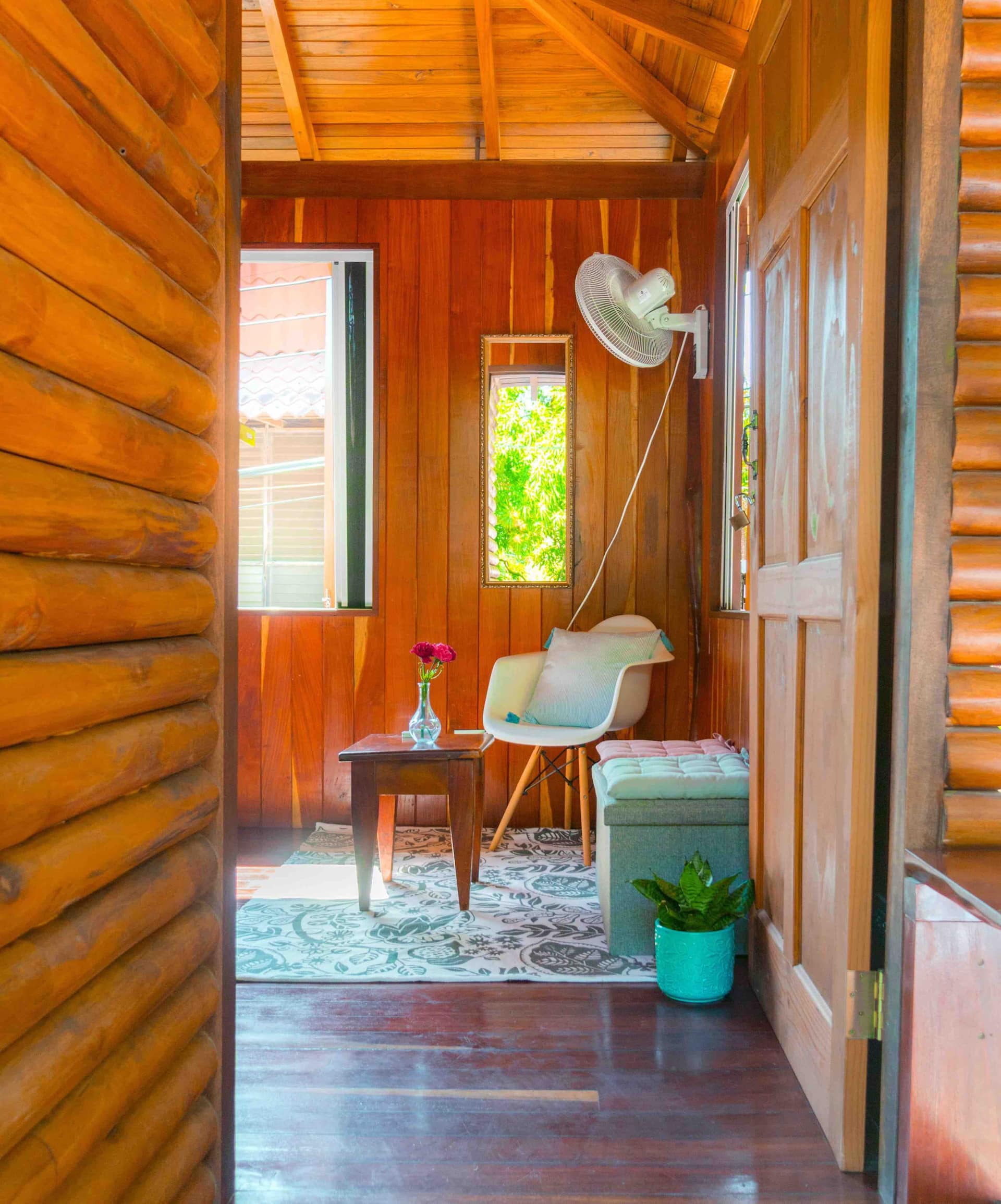 Casita de los Monos 2/steps away from the beach