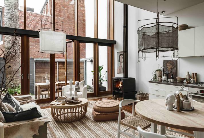 Beautifully curated 2 bedroom home gallery image 2