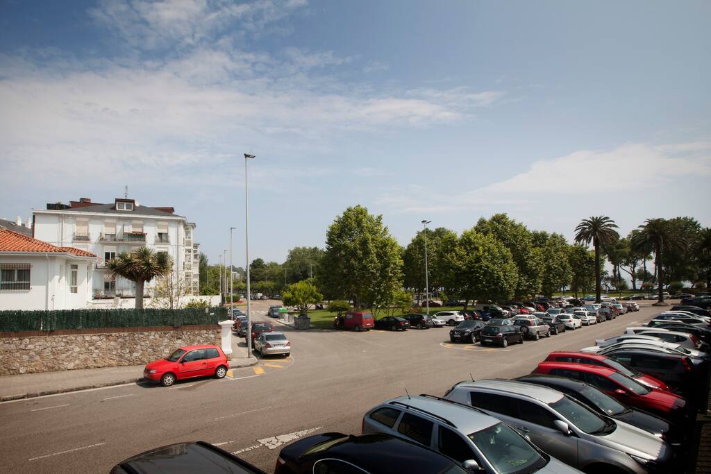 EXTERIOR PARKING