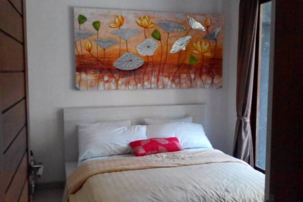 Downstairs poolside bedroom with ensuite
