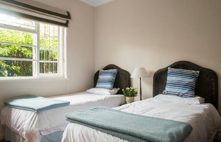 Gorgeous home in a great Cape Town location gallery image 5