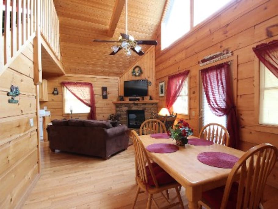 Living Room/Dining area