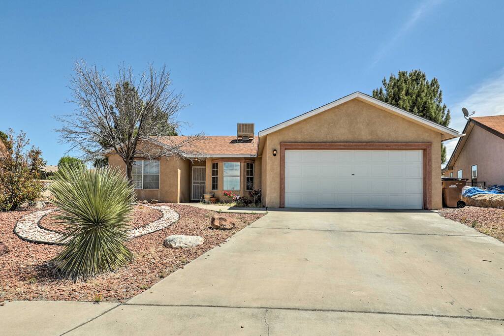 You'll have everything you need near hiking, the Rio Grande, Mesilla and more.