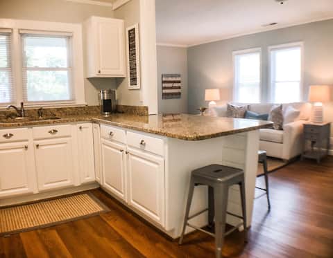 Popular Airbnb listing: Promise Land Bungalow-Cute, Cozy & Convenient in Morehead City