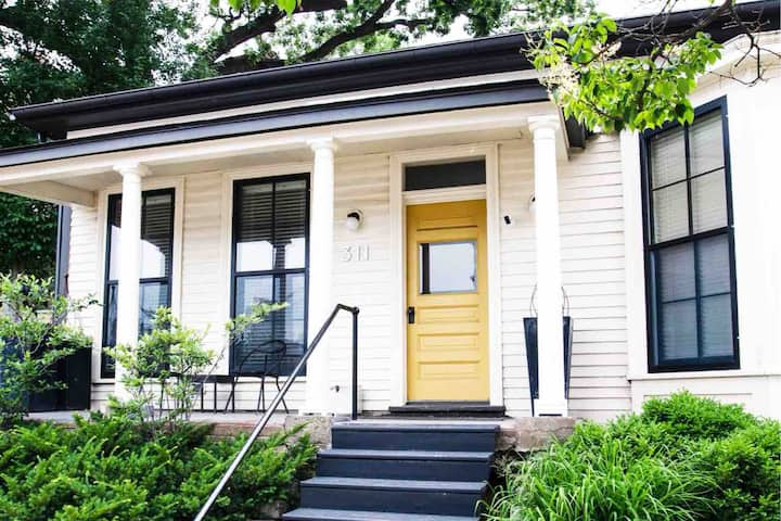 The Historic McCloud Home in Irvine Park