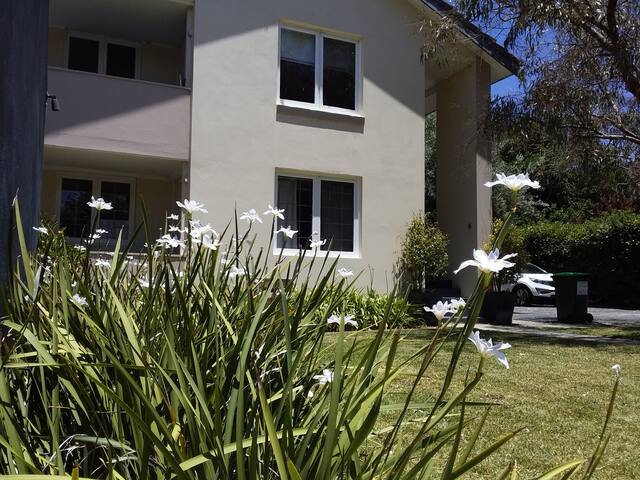 Airbnb Crawley Vacation Rentals Places To Stay Western