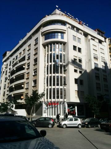 DOWNTOWN/ CORNICHE
NO EXTRA CHARGES 
CLOSE TO ALL