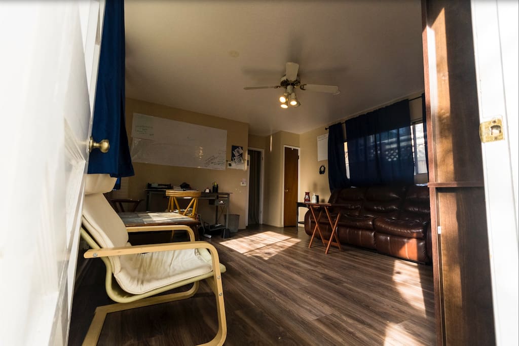 Super comfortable leather couch, desk, and reading chair. Great stop for any entrepreneur or business traveler.