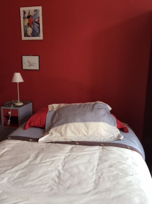 Chambre 1 rouge
sur Jardin