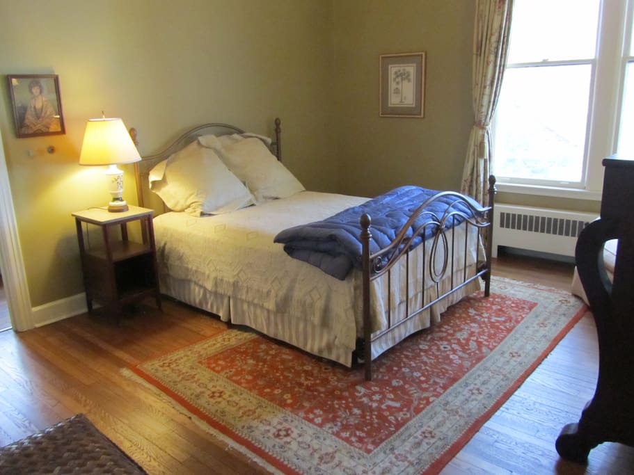 Mountcastle Queen Bedroom