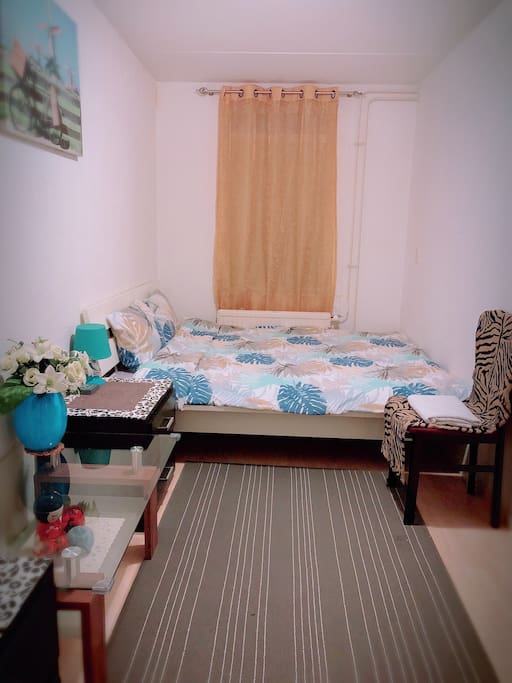 AIRBNB BEDROOM