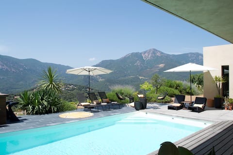 MODERN SINGLE-STORY VILLA 4 BEDROOMS