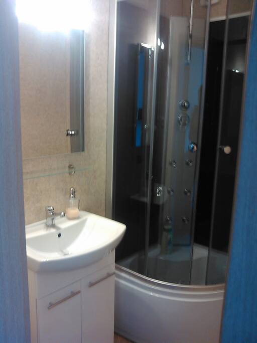 Badezimmer von Zimmer 1