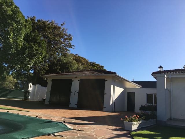 German Luxury in Constantia Wine Country gallery image 3