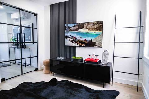 Contemporary Luxury Loft! Apt-20 Min to NYC