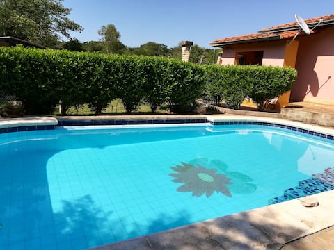 Idílica casa con piscina a  orillas del Arroyo Ytu
