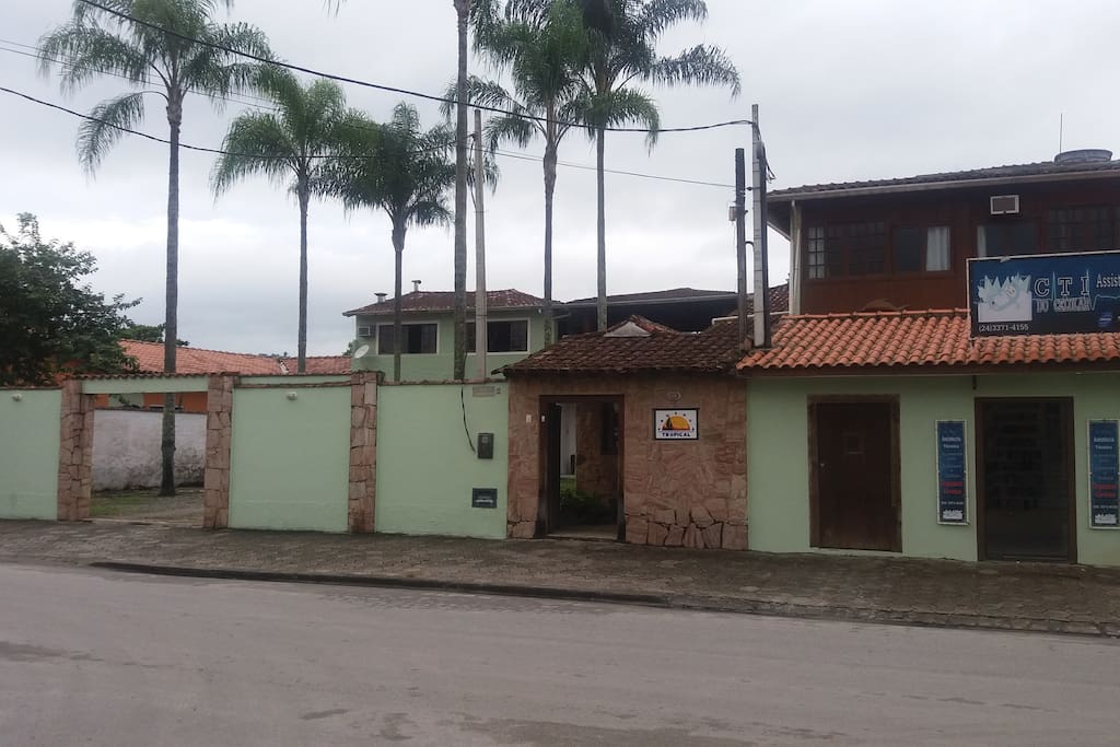 Fachada da pousada.