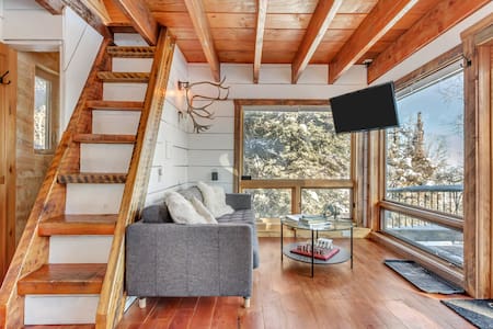 Dreamy Treehouse Above Park City, Utah