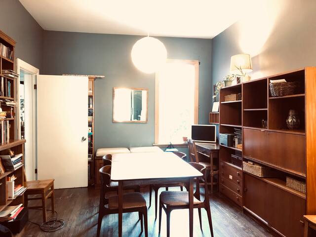 Toronto Home With a View gallery image 5