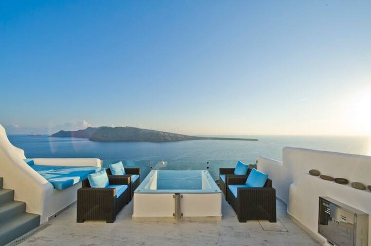 Exclusive Villa with Outdoor Heated Pool gallery image 5