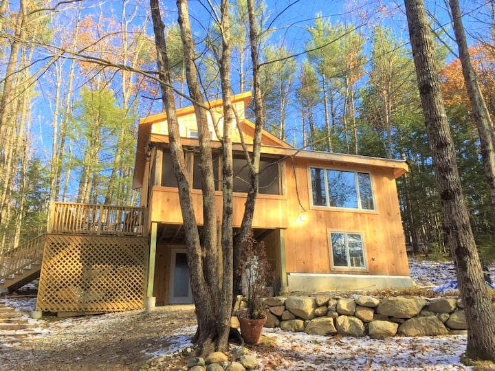 Available for labor day weekend! Cabin near pond! Cabins for Rent in