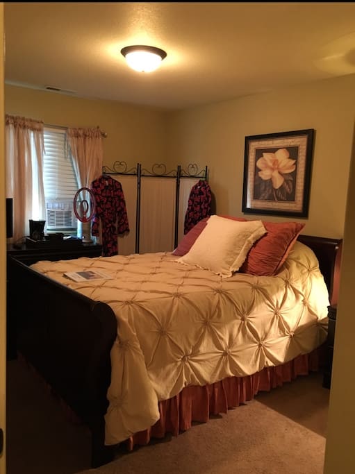 One of two Comfy Queen rooms in the EASTSIDE FAMILY PAK!