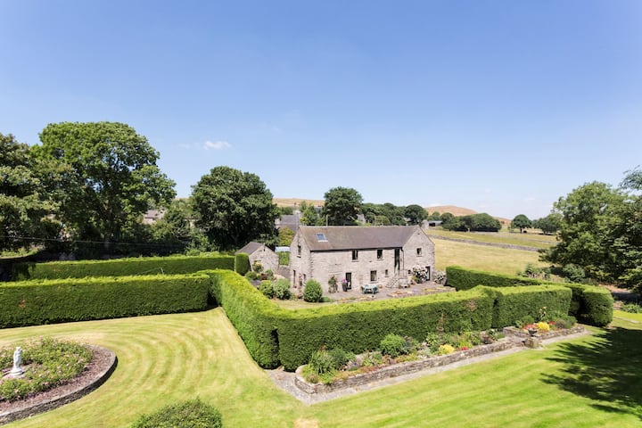 Elms Barn Peak District National Park Barns For Rent In Wetton England United Kingdom