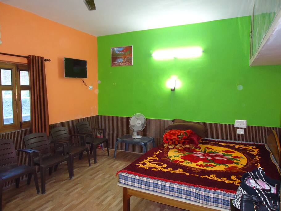 FAMILY ROOM
