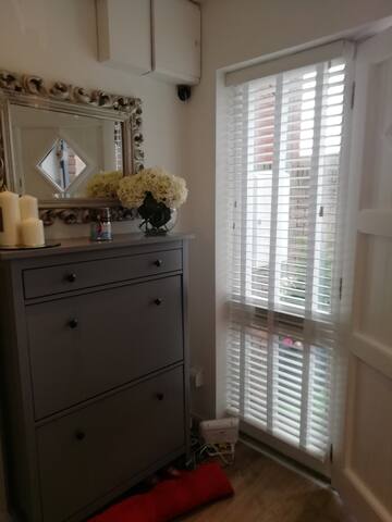 Modern suburban 5 bed d13 gallery image 5