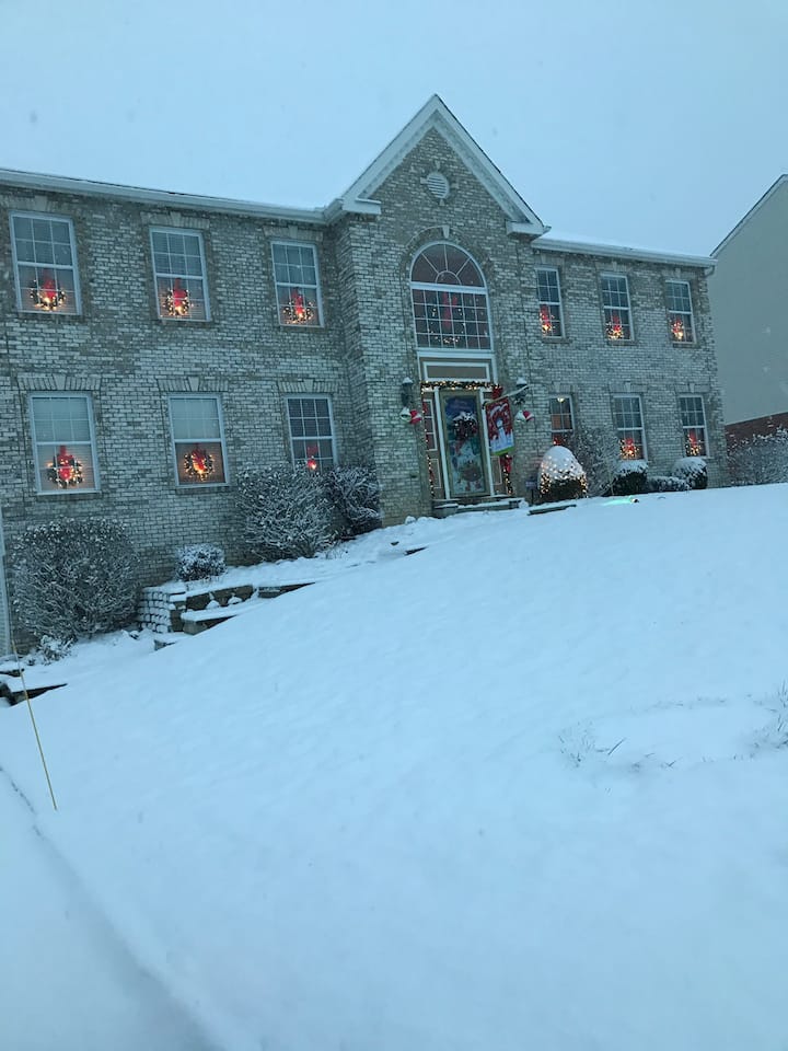 Cozy country room/ Near Pit Airport Houses for Rent in McDonald