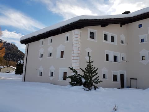 Charming Engadine style holiday apartment