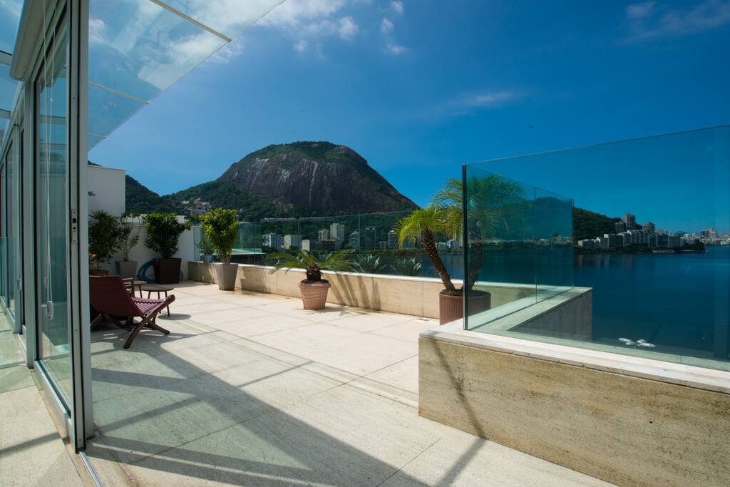 Full 180 degree views of Lagoa