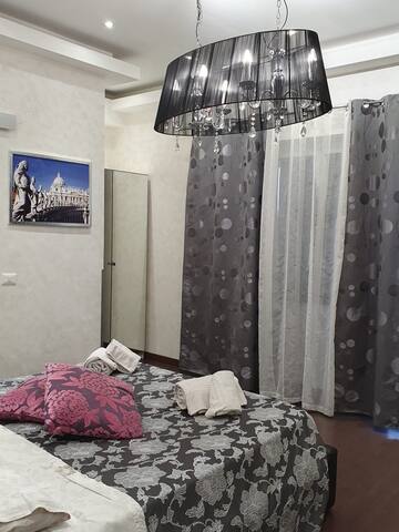Chic Apartment Near St. Peter’s Square gallery image 3