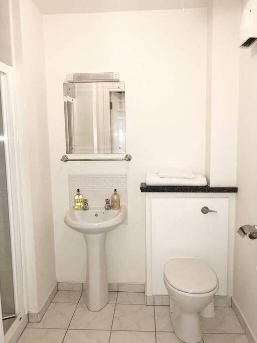 En suite bathrooms with shower