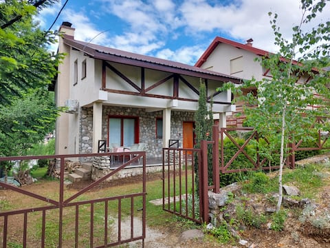 ★ Mountain Chalet Mila★ ~ Cozy & Peaceful ☼