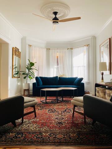 Newly Renovated & Luxurious Historic Home gallery image 5