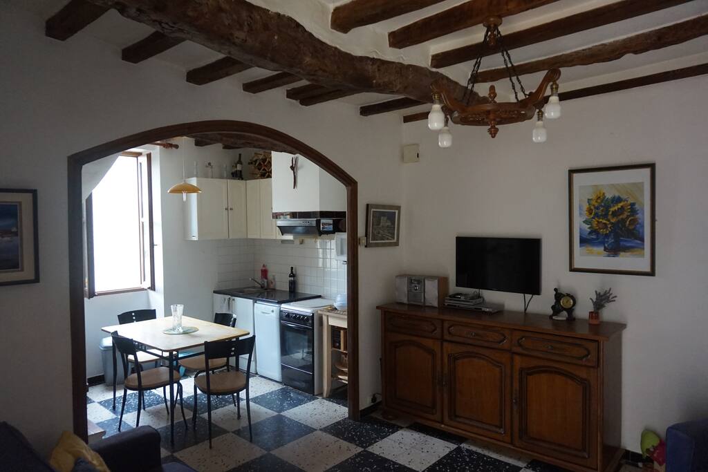 The main living space, fully equipped for your stay