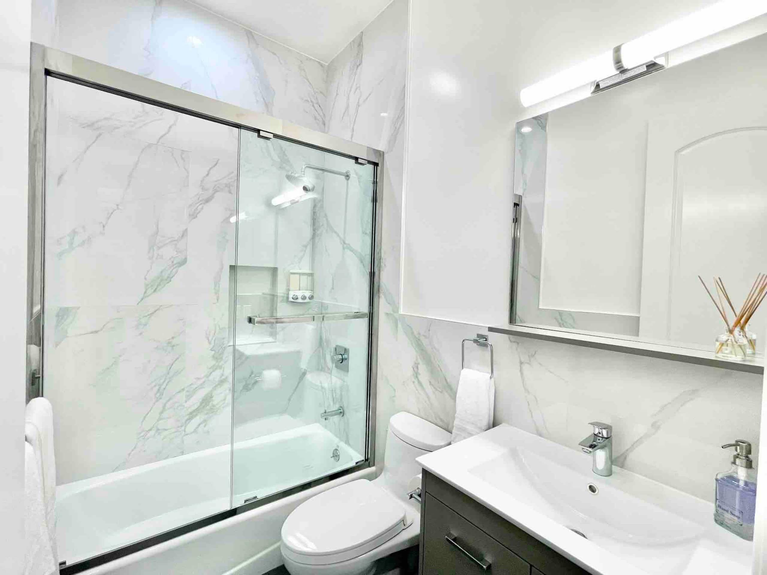 Home in San Francisco · ★4.86 · 1 bedroom · 3 beds · 2 baths - Image 23