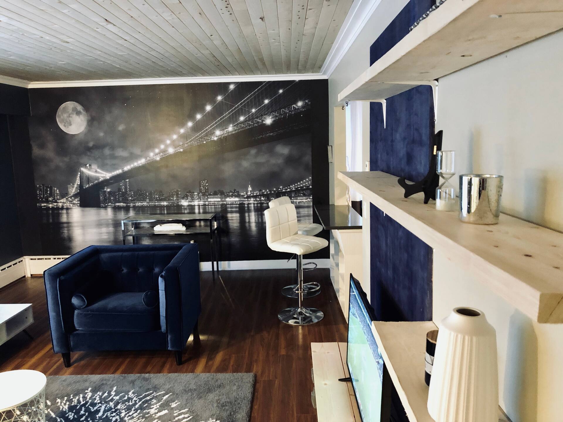 Urban Chic Guest Retreat- 1100sqft 3Bdr