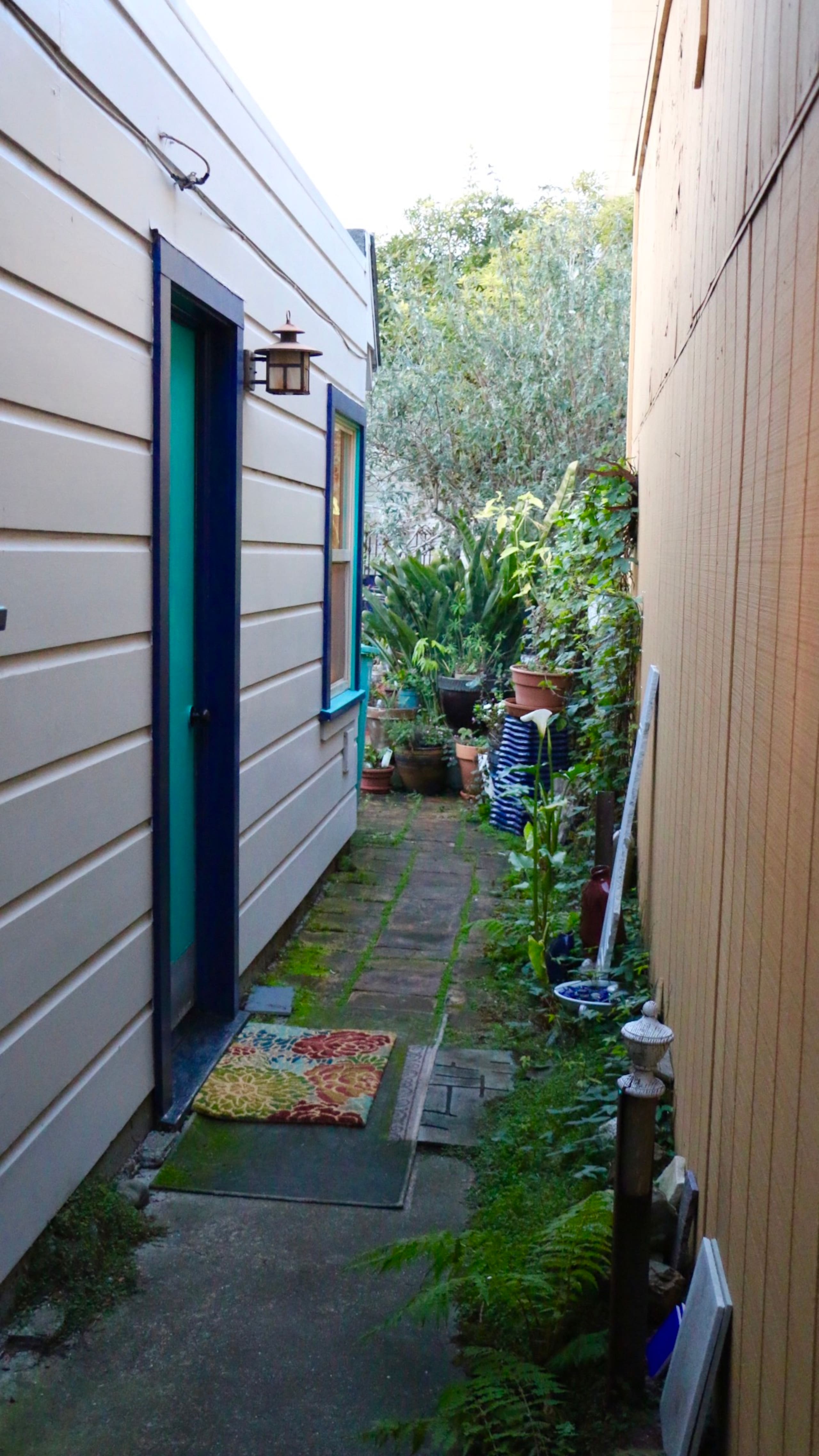 Eclectic Artistic Garden Retreat/Licensed - Image 17