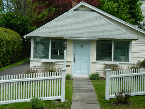 Rowayton Bungalow -Booking Spring & Summer!