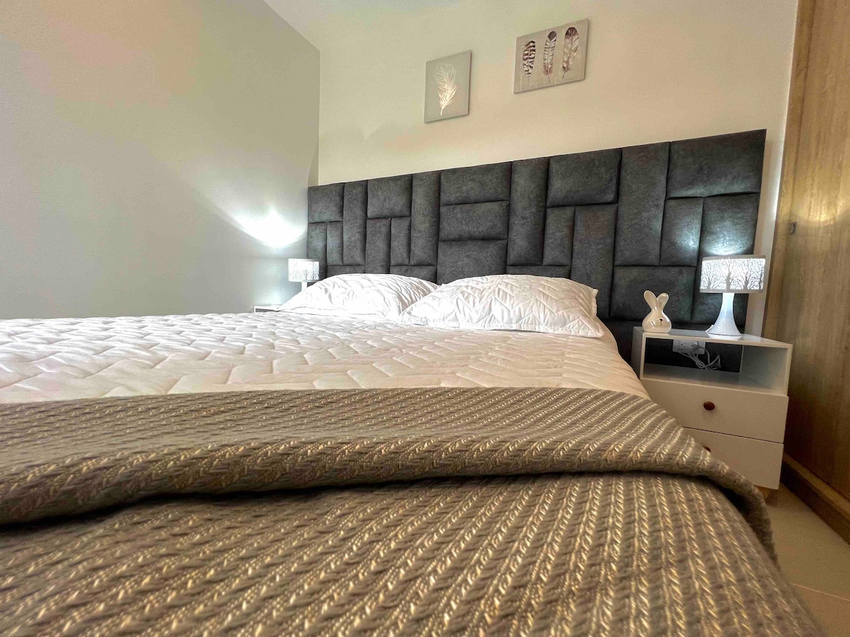 غرفة النوم رقم1 
مع مصابيح تعمل باللمس 