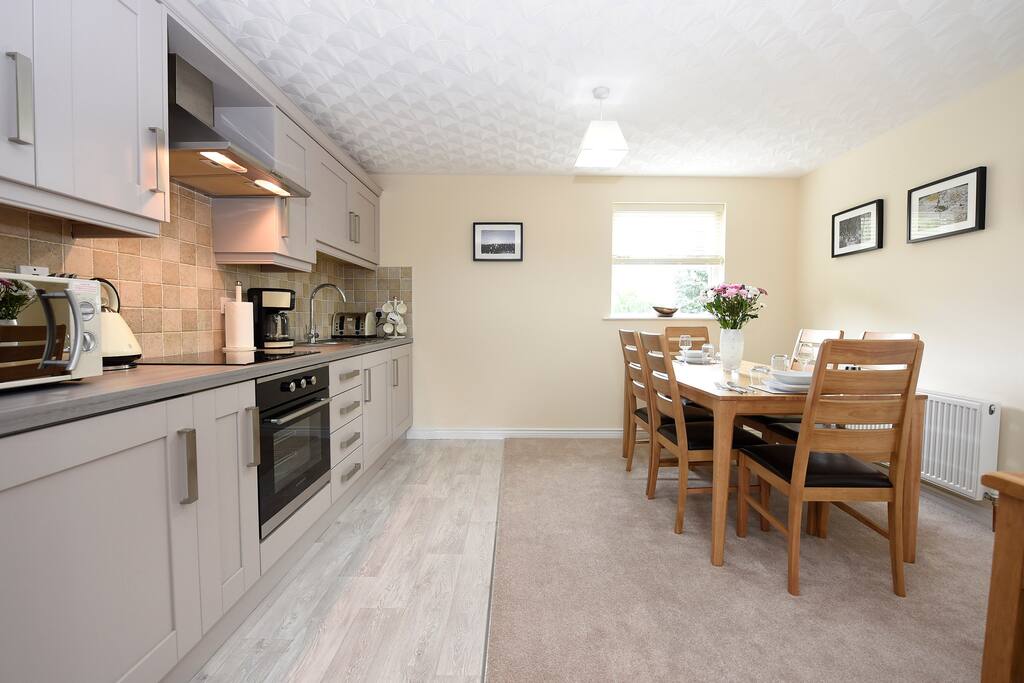 Kitchen and dining area
