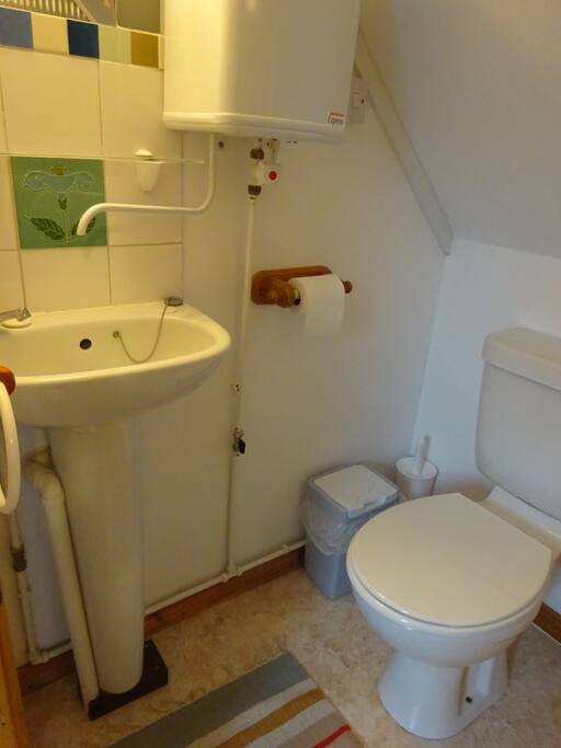 Loo and hand basin