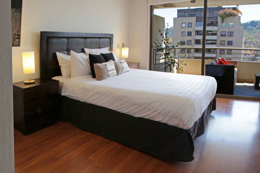 Gran Dormitorio, con salida a la terraza.