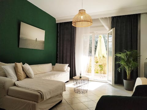 Bright Apartment steps from the Sea