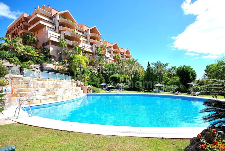 Luxury apartment & Golf Courses near Puerto Banus - Apartments for Rent in  Marbella, Spain