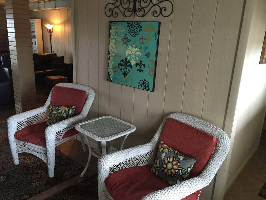 Entrance sitting area
