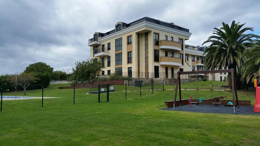 The Navy (H). With swimming pool (ideal families)