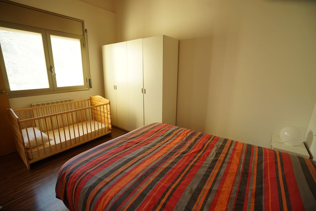 room with children bed